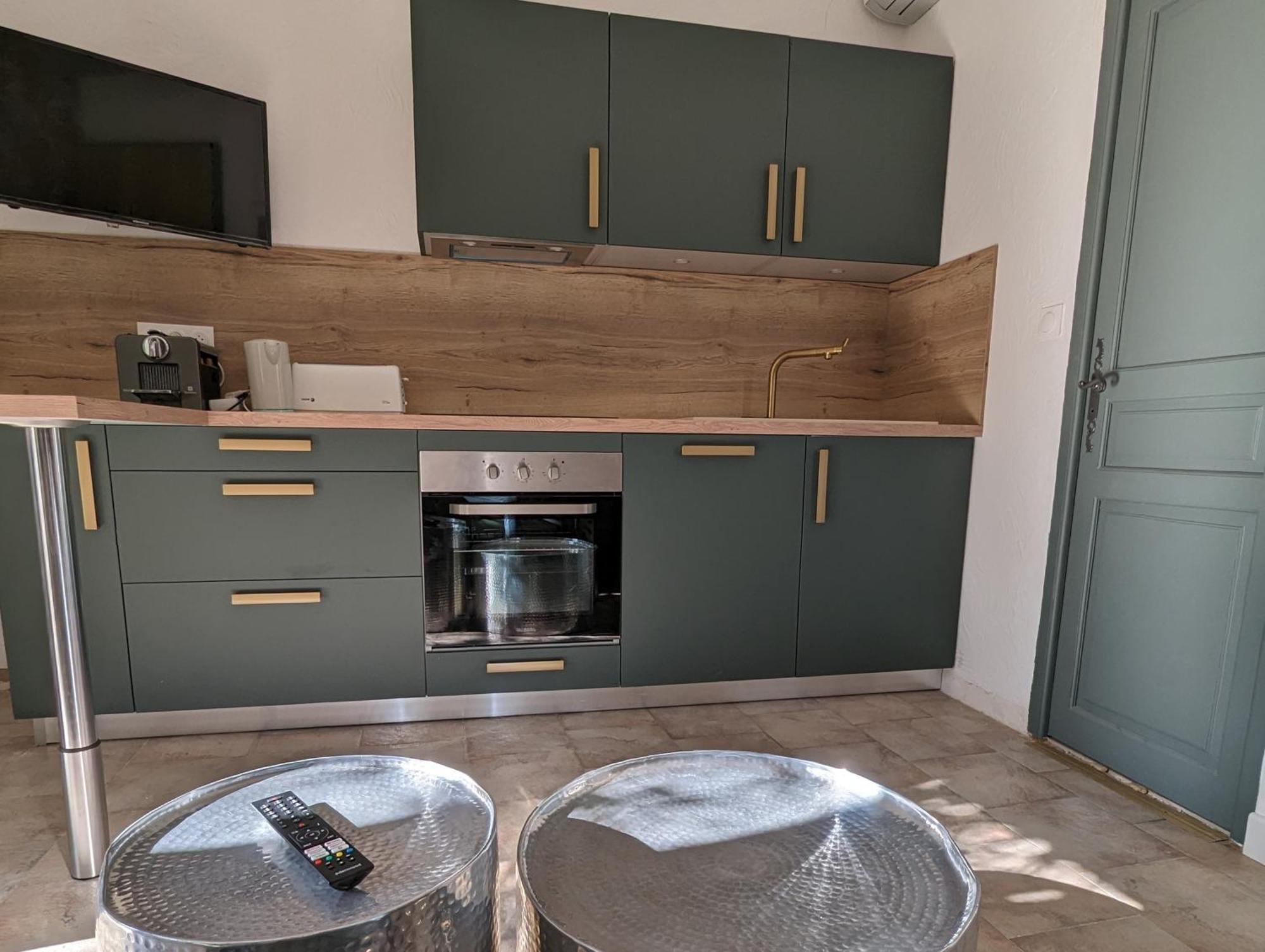 Gite Petit Luberon Chez Manon En Luberon - Vacation Rental In Guest House Lagnes Room photo