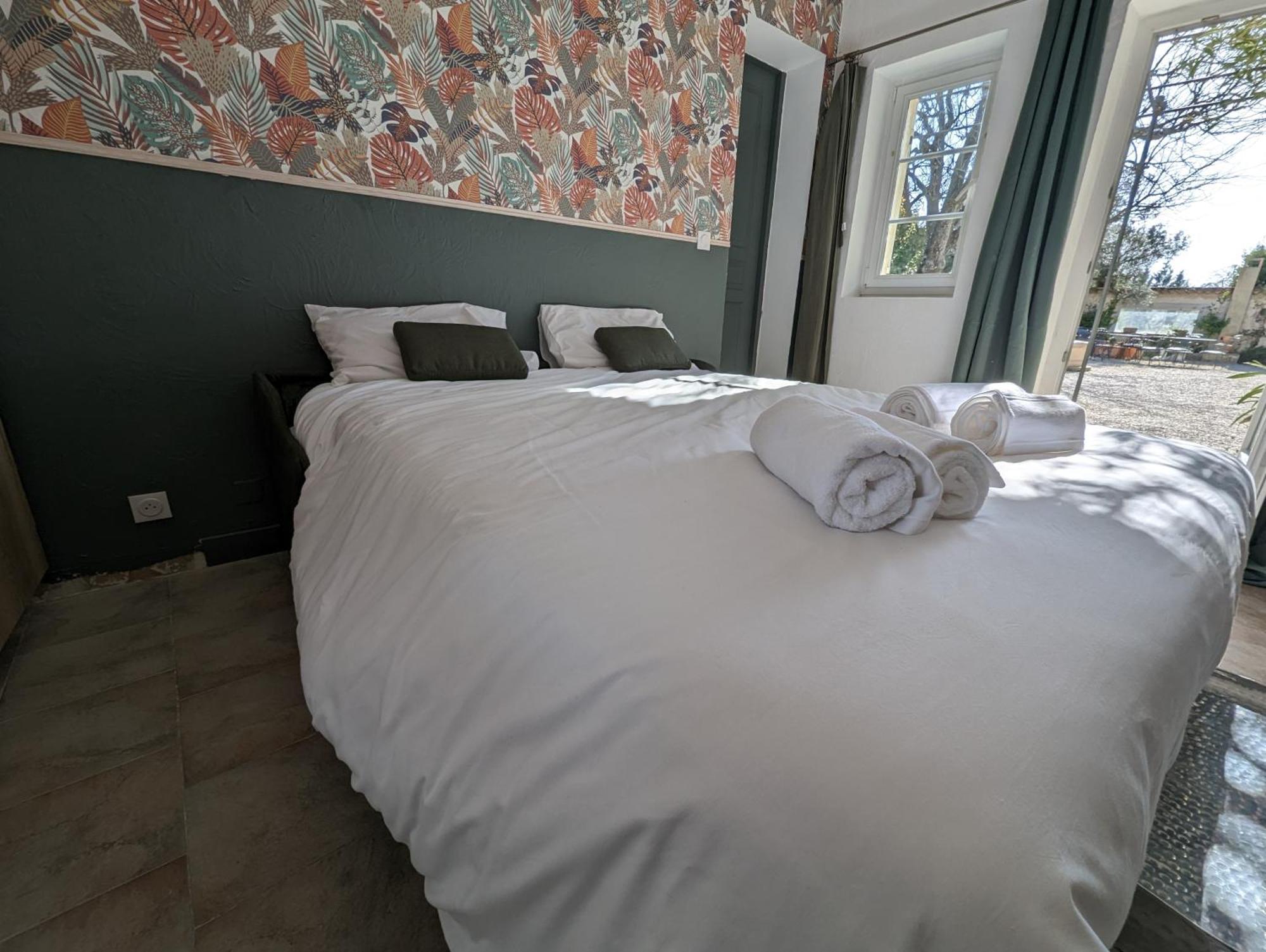 Gite Petit Luberon Chez Manon En Luberon - Vacation Rental In Guest House Lagnes Room photo